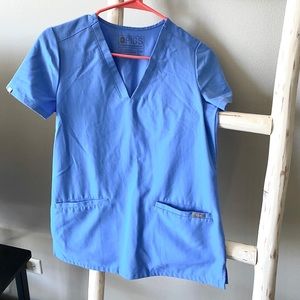 FIGS CASMA 3 pocket scrub top Ceil Blue XXS